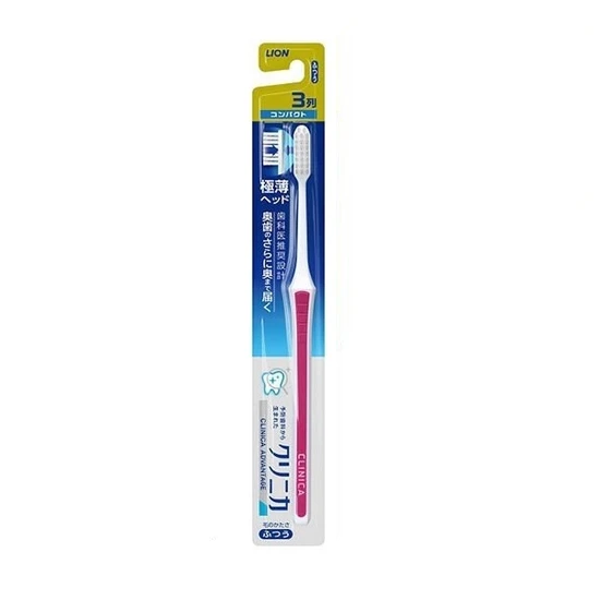 246992 LION Clinica Advantage Компактная 3-РЯДНАЯ зубная щётка с плоским срезом и тонкой ручкой средняя жёсткость 1шт 246992