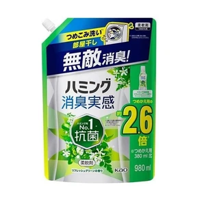KAO Humming Feeling Refresh Green Кондиционер для белья аромат ромашки и свежей зелени м/у 980мл 431288