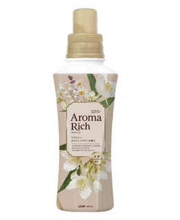 375166 LION Aroma Rich Relaxing White Flower Кондиционер для белья с ароматом белых цветов с нотами жасмина, ромашки и кедра 400мл 375166